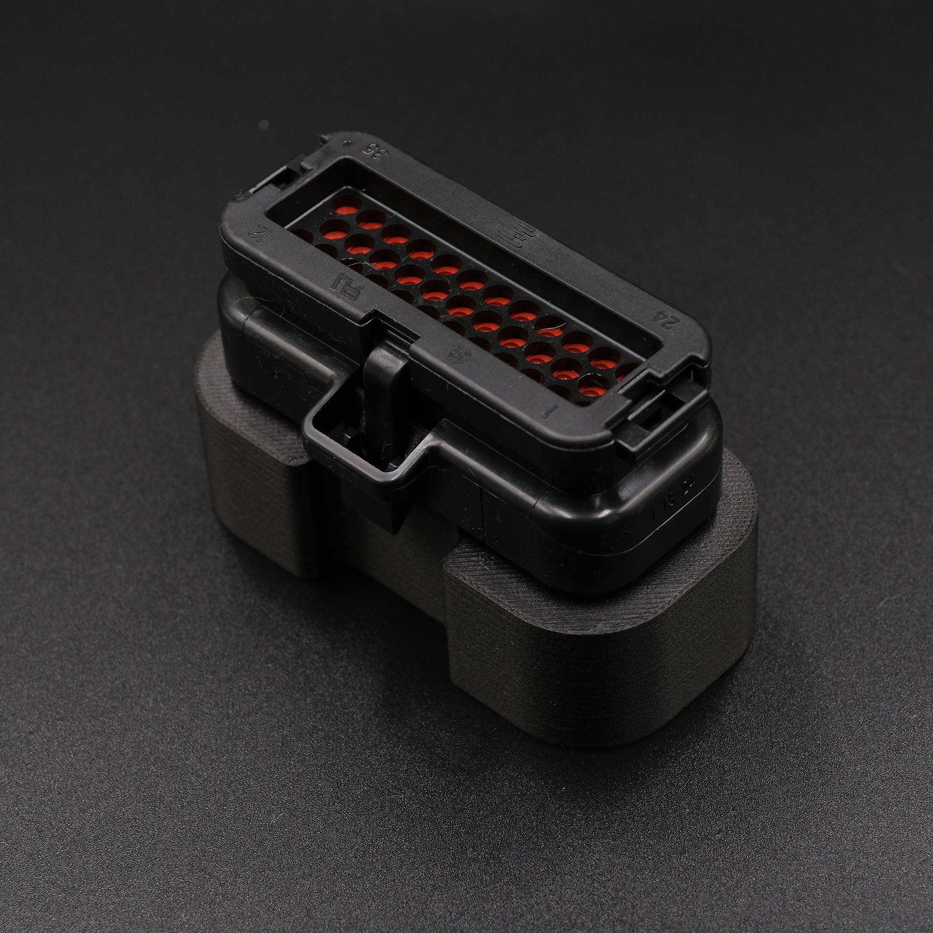 AMPSEAL 35-pin Connector Holder